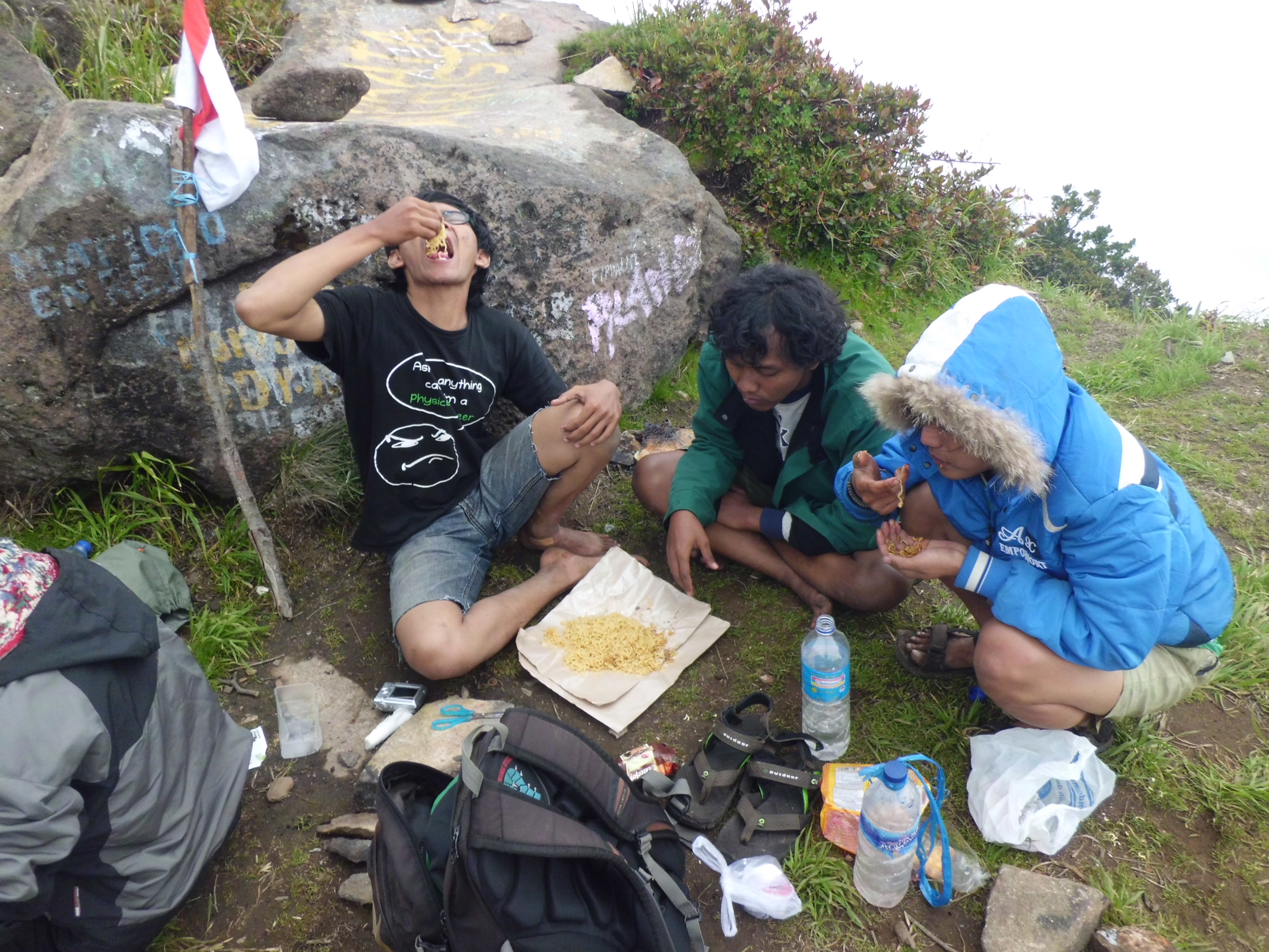 Makan Di puncak